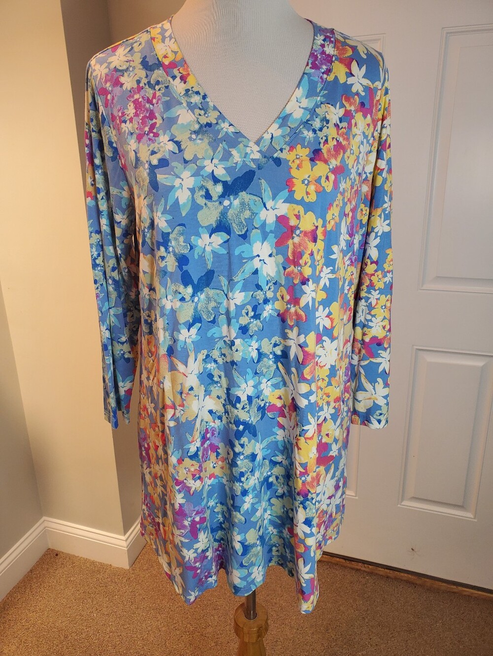 LOGO By Lori Golstein Rayon 230 Floral Print 3/4 Sleeve Top